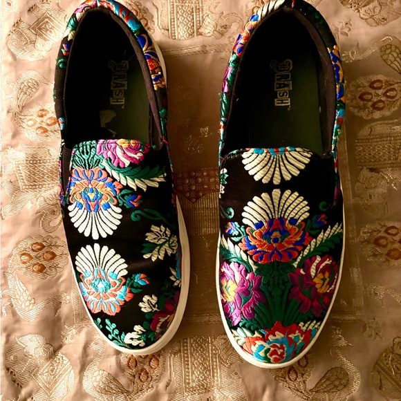 Brash Black Floral Slip-On Shoes with Asian Brocade Metallic Embroidery, Size 9 - Picture 3 of 6